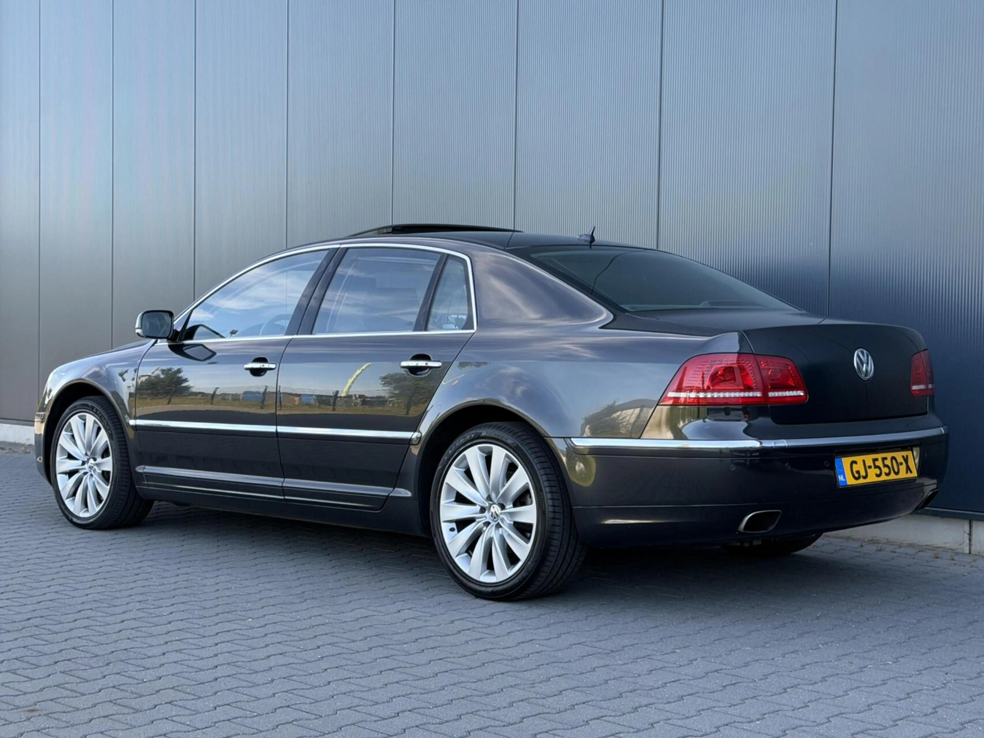 Volkswagen Phaeton 4.2 V8 4Motion Dynaudio - Schuifdak - ACC - Leder — photo 11