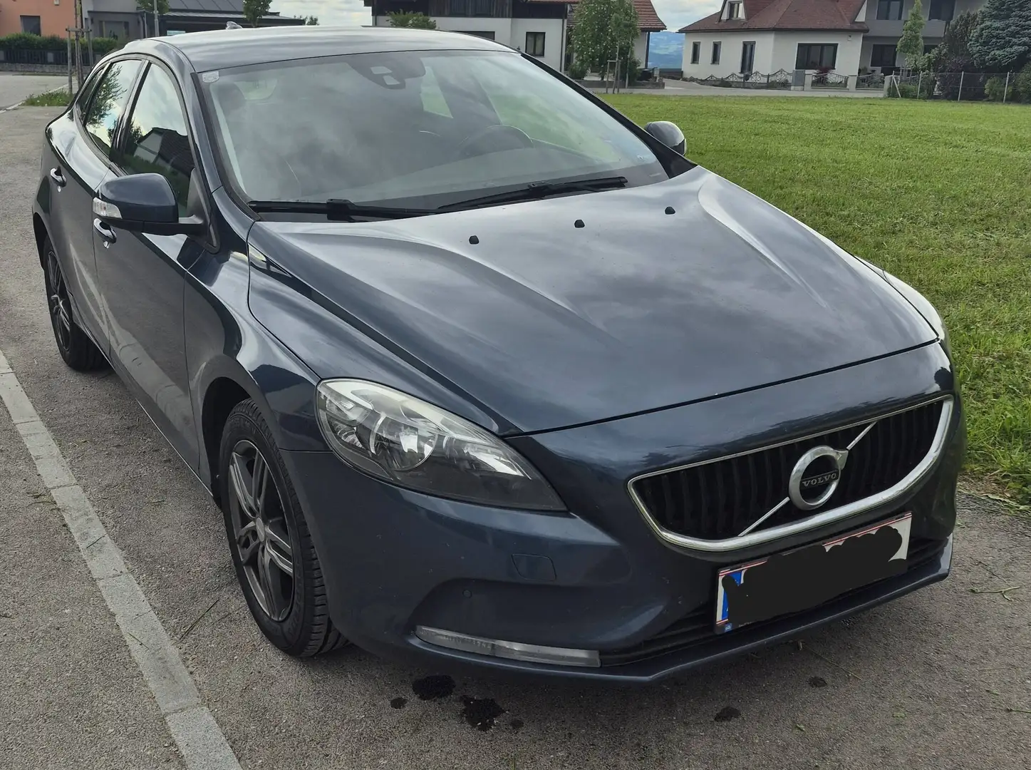 Volvo V40 V40 D2 Momentum Momentum Blau - 1