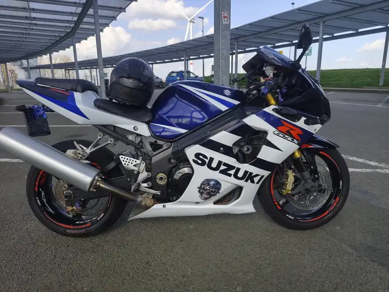 Suzuki GSX-R 1000 - foto 8