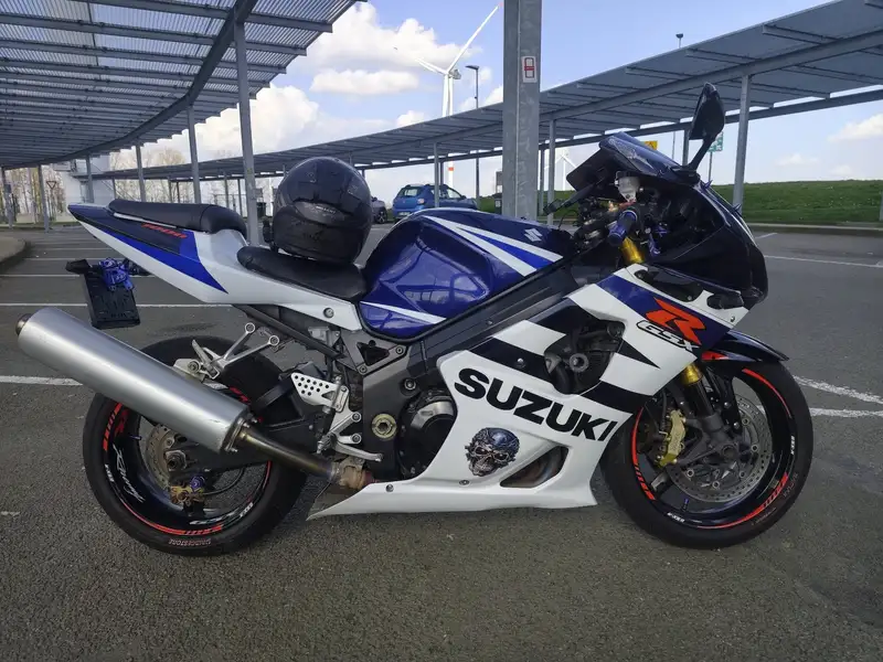 Suzuki GSX-R 1000 - foto 7