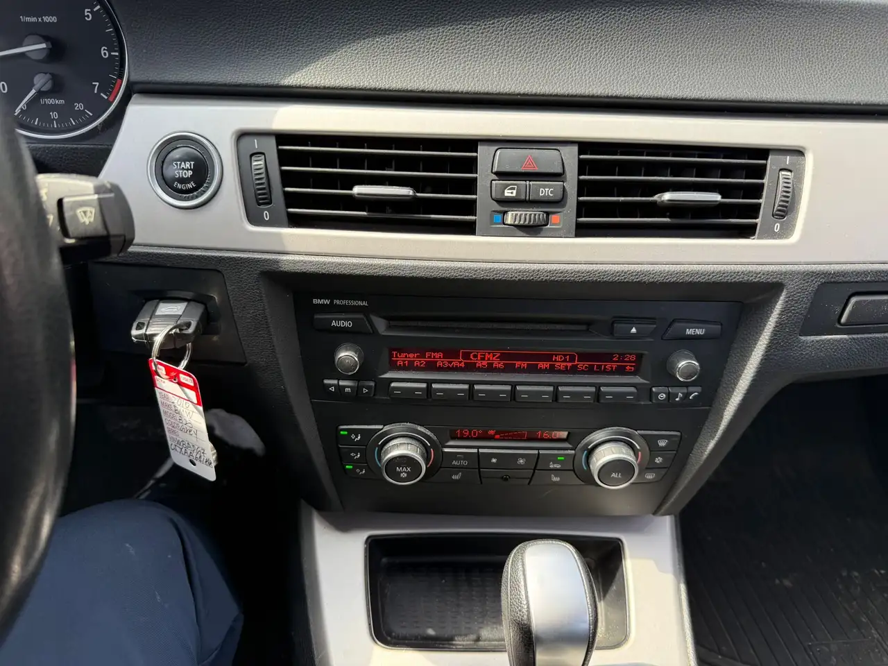 BMW 3 Series снимка BMW 3 Series