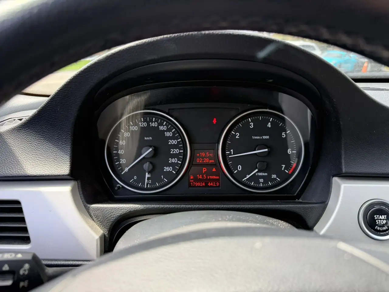 BMW 3 Series снимка BMW 3 Series