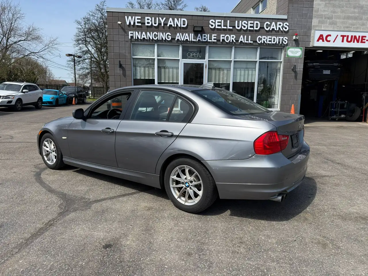 BMW 3 Series снимка BMW 3 Series