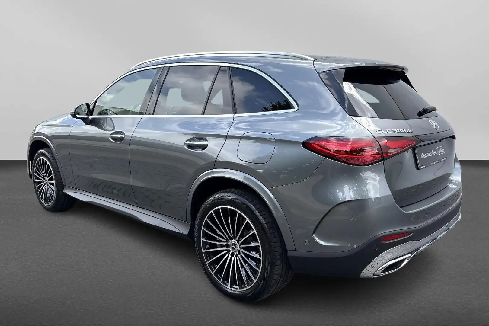 Mercedes-Benz GLC 300 de 4MATIC AMG Line Gris - 2