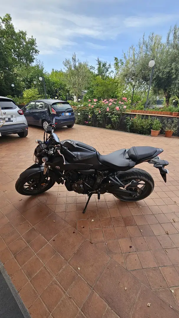 Yamaha MT-07 Noir - 1