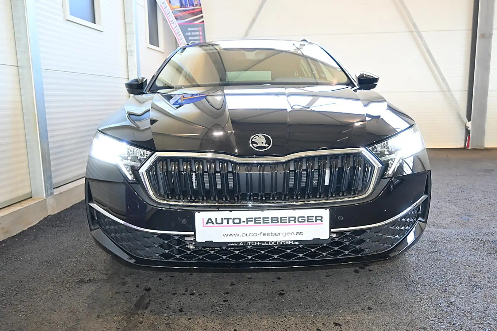Skoda Octavia Combi 1,5 TSI mHEV Selection LED,NAVI,Winterpa... Schwarz - 2