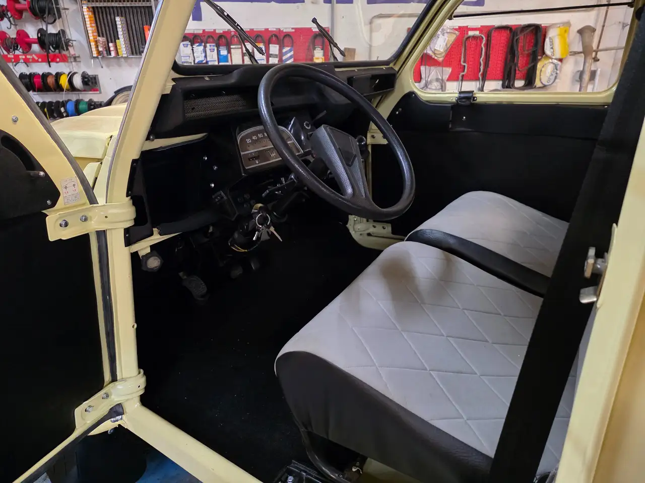 Citroen 2CV 6 Club verzinktes Chassis 1Jahr Gewährleistung, foto 9