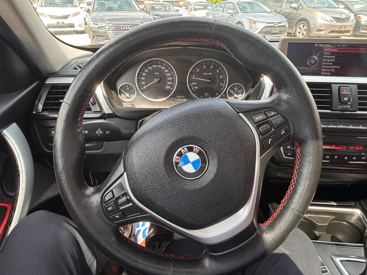 BMW 3 Series снимка BMW 3 Series