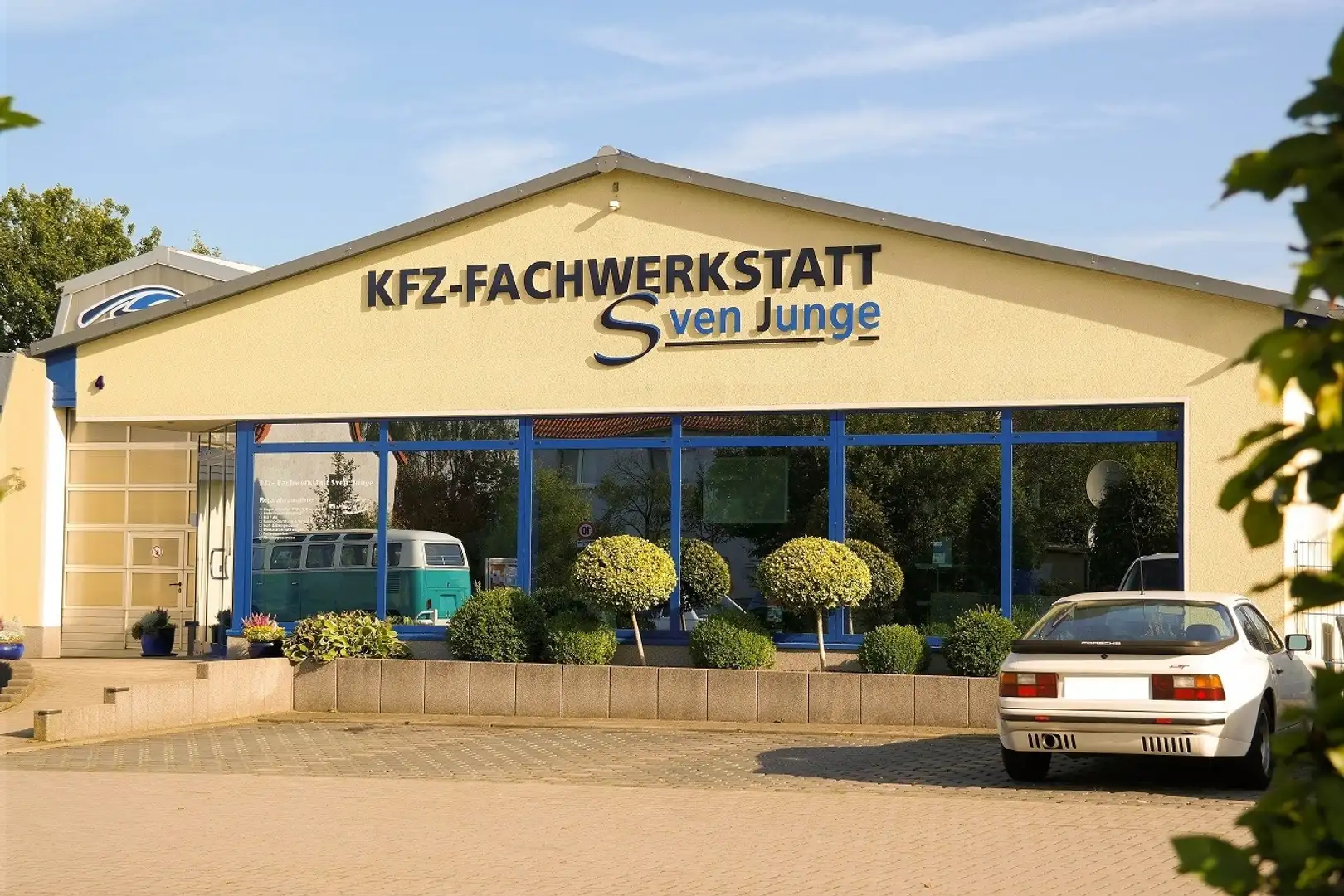 Mercedes-Benz AMG GT 63 S 4Matic #K060-008 Schwarz - 2