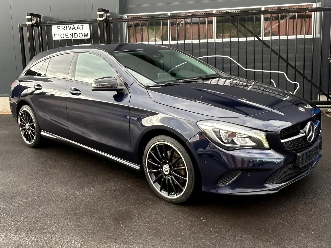 Mercedes-Benz CLA 180