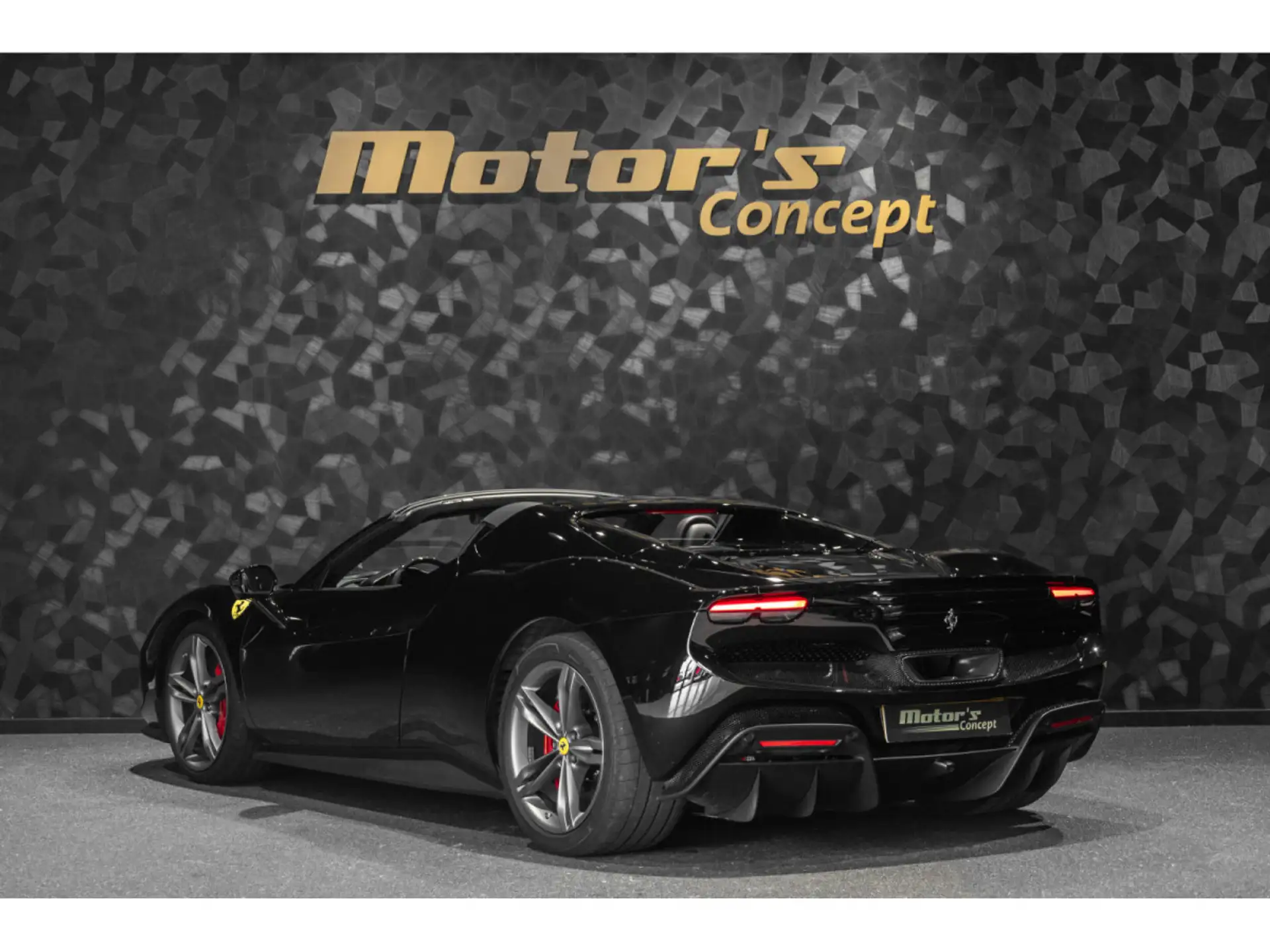 페라리 296 GTS 2025 검정 사진 7