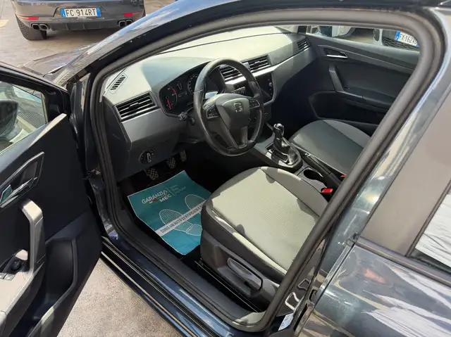 Seat Ibiza view 8