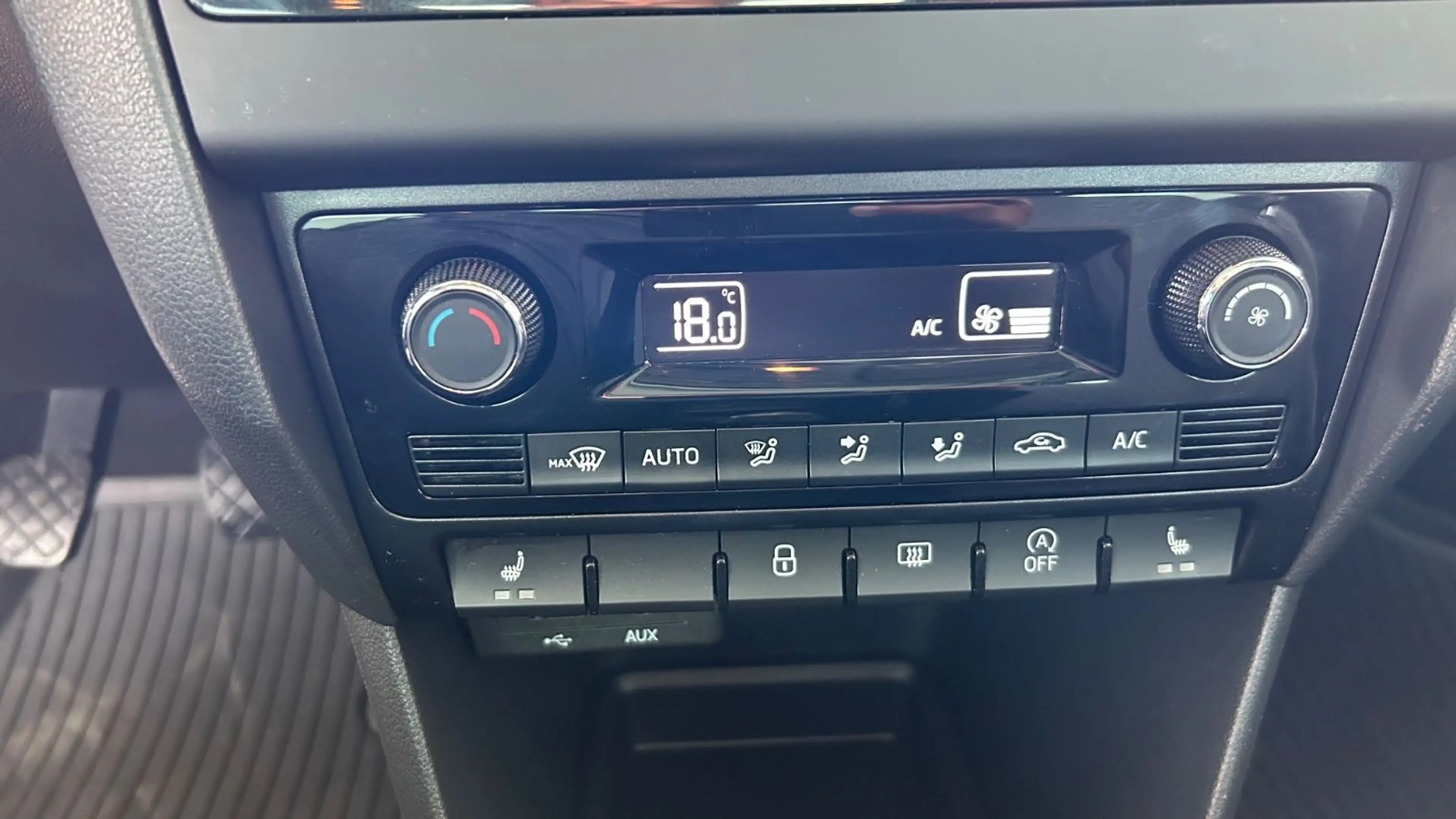 Skoda Rapid/Spaceback Spaceback Edition — photo 12