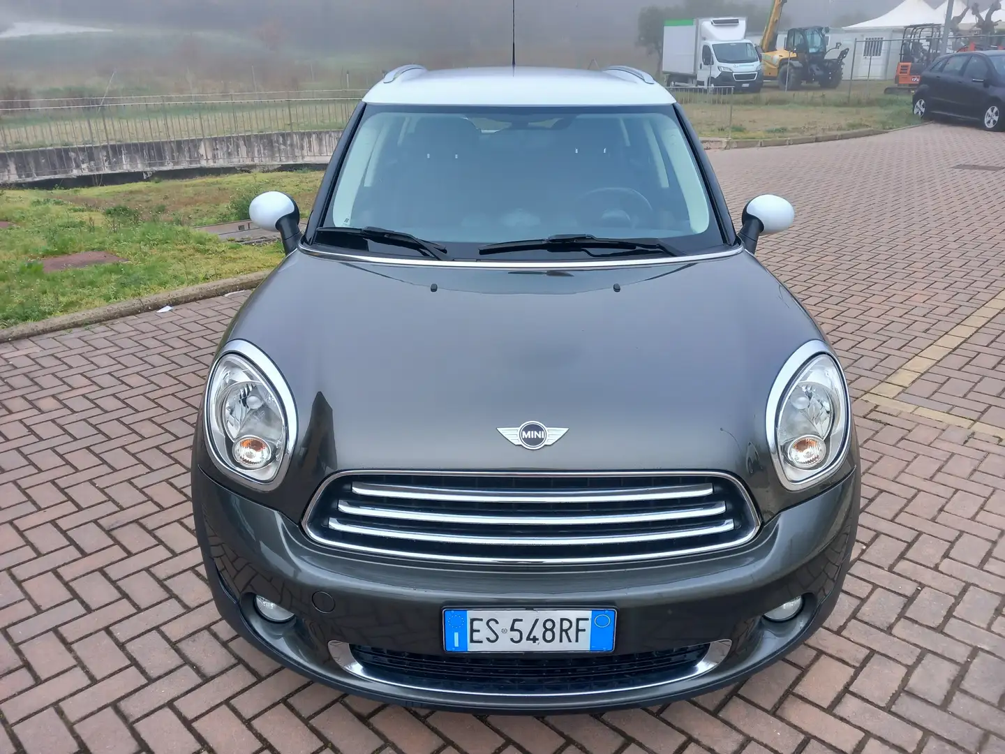 MINI Cooper D Countryman Mini Countryman 2.0 Cooper D auto Grijs - 2