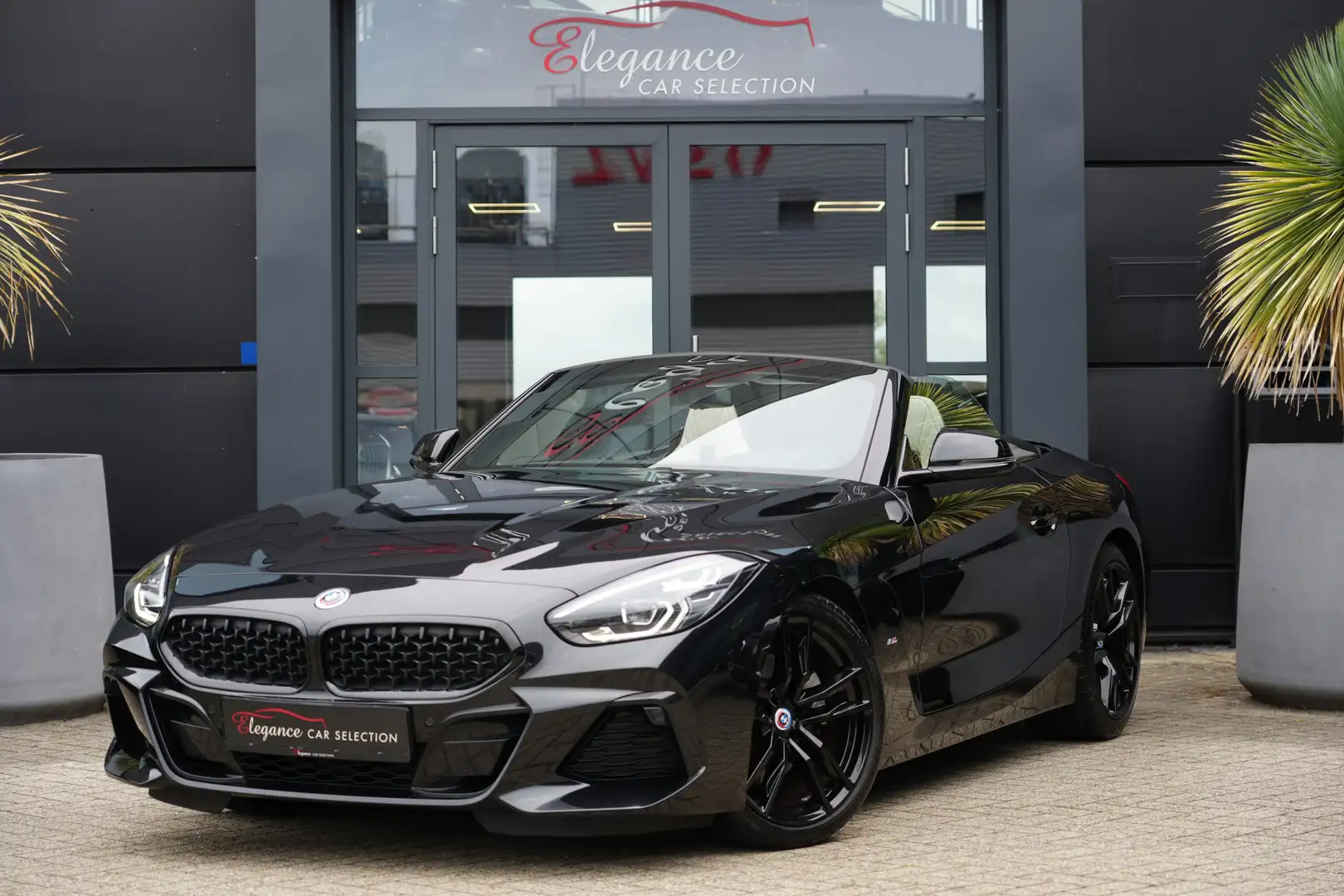 BMW Z4 Roadster sDrive20i M Sport High Executive 198 PK H Zwart - 1