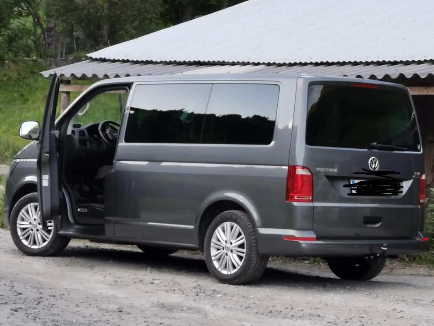 Volkswagen T6 Multivan Multivan Trendline 2,0 TDI 4Motion BMT Trendline Grau - 2