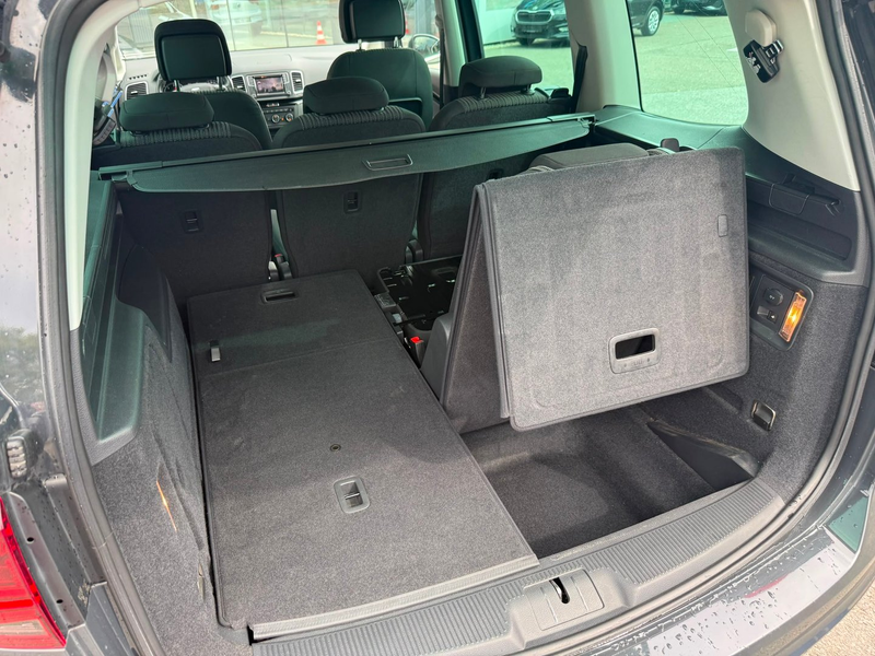 SEAT Alhambra Executive TDI — photo 12