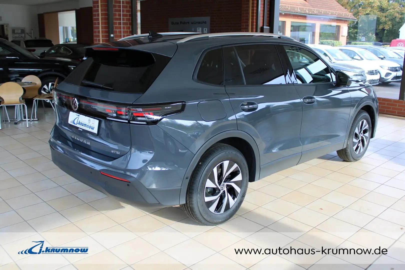 Volkswagen Tiguan Tiguan Life1.5 eTSI DSG LEDPlus+Navi+ACC+RFK eFH. Grau - 2