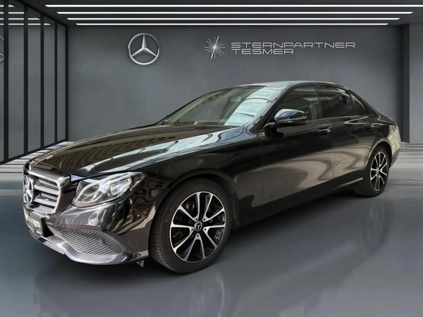 Mercedes-Benz E 200 AVANTGARDE+NIGHT+S.DACH+KAMERA+NAV Zwart - 2