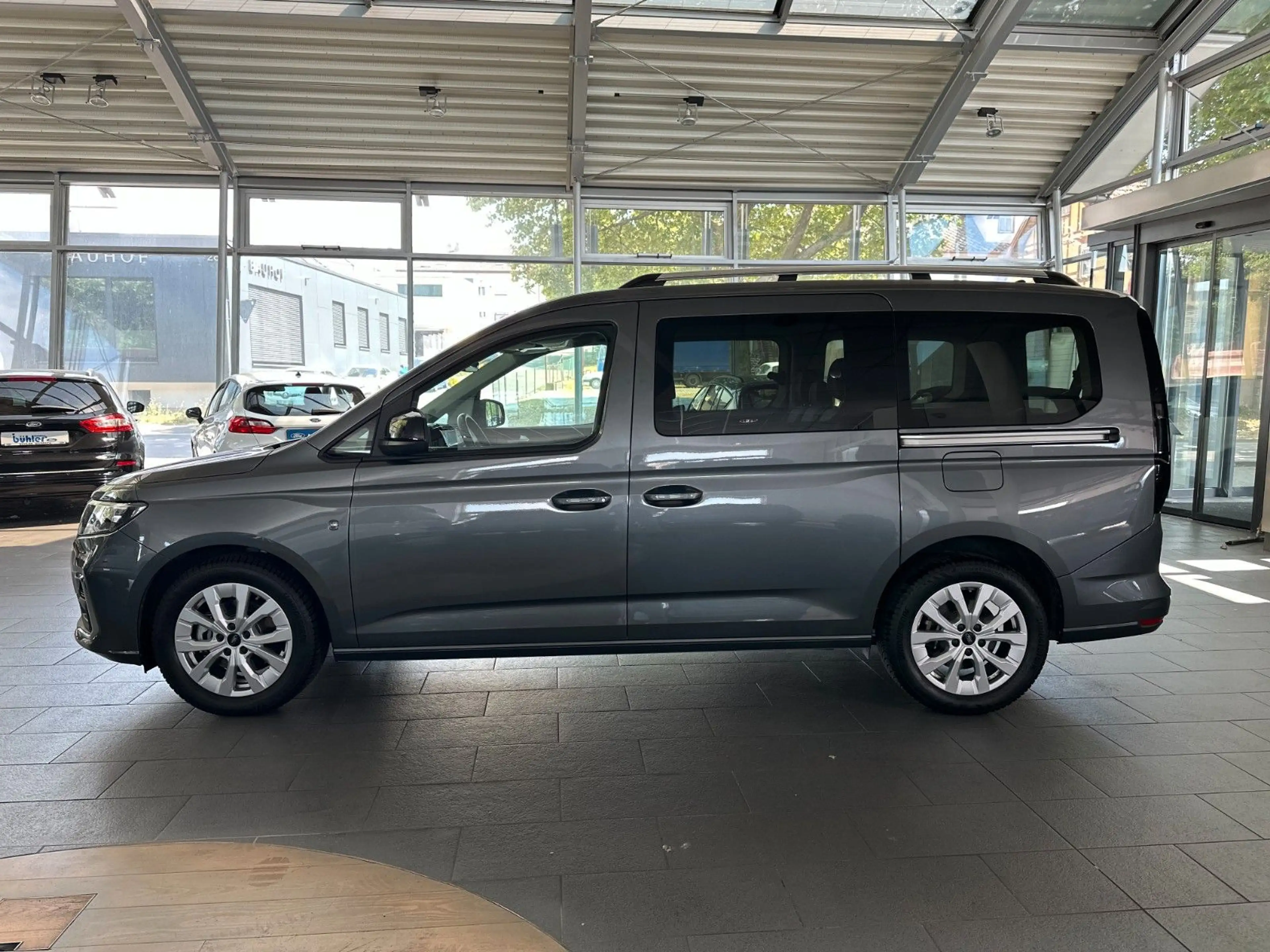 Ford Grand Tourneo Connect Titanium 2.0 AUTOMATIK — photo 2