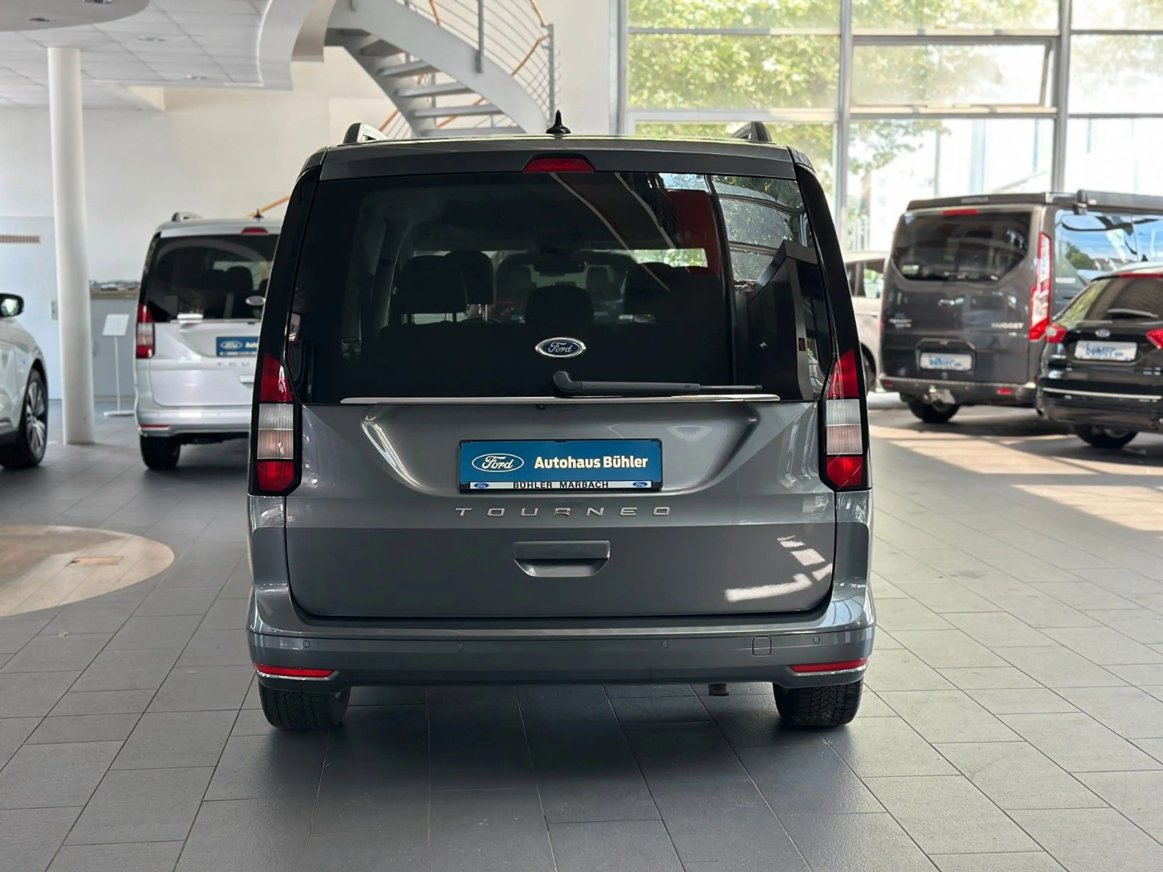 Ford Grand Tourneo Connect Titanium 2.0 AUTOMATIK — photo 4