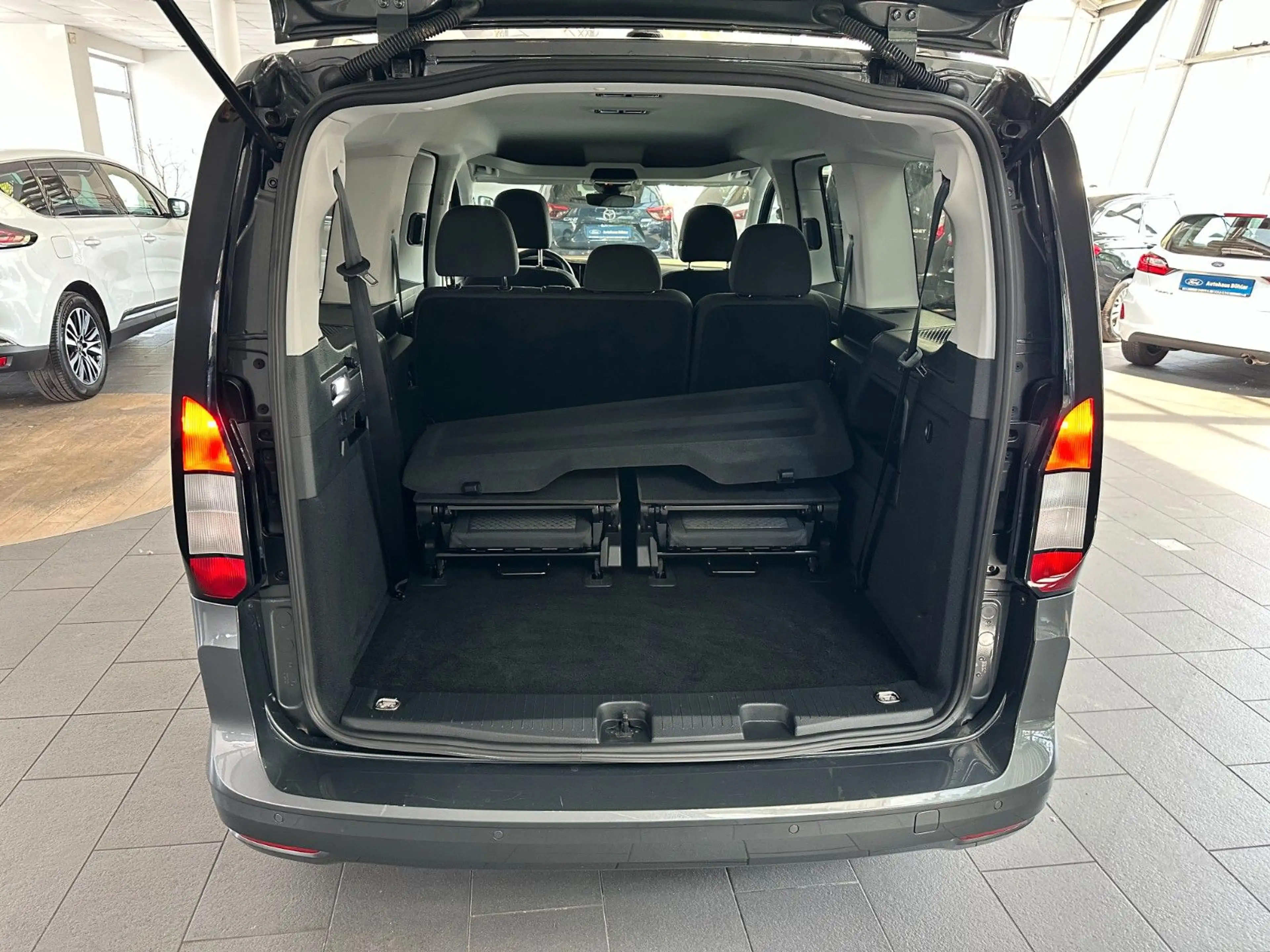 Ford Grand Tourneo Connect Titanium 2.0 AUTOMATIK — photo 14