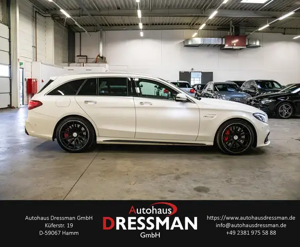 Mercedes-Benz C-Class view 4