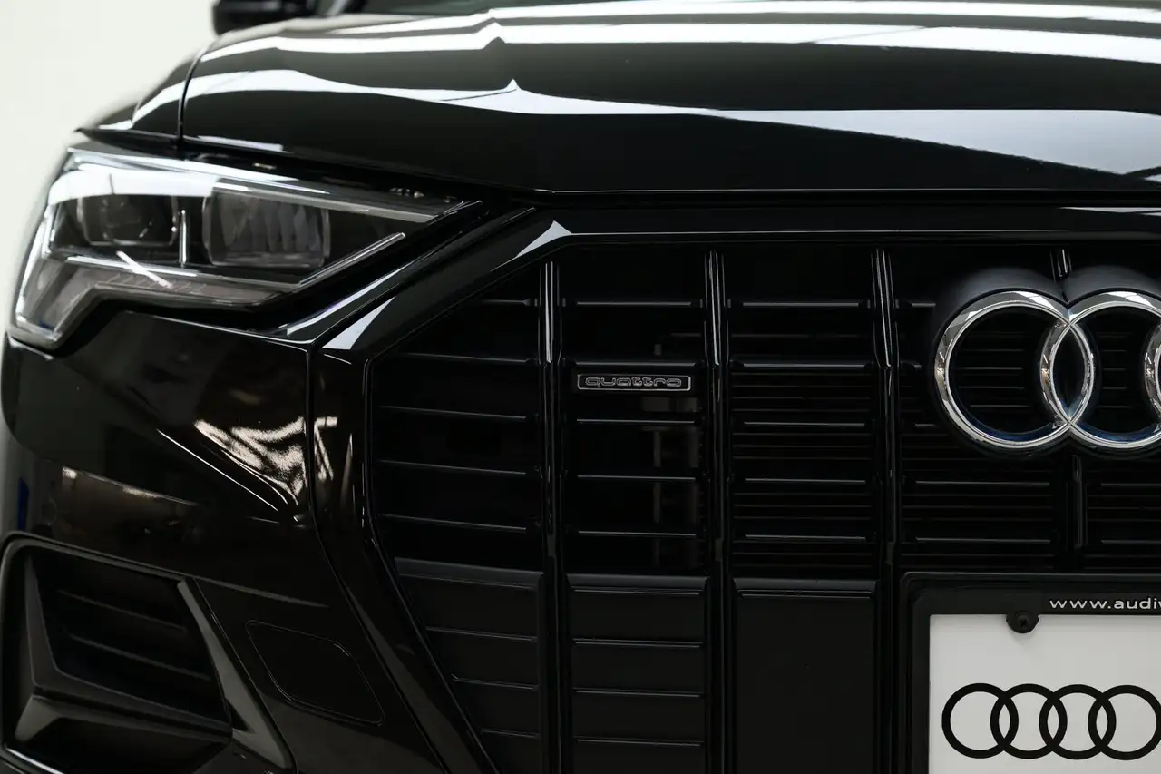 Audi Q3 photo Audi Q3