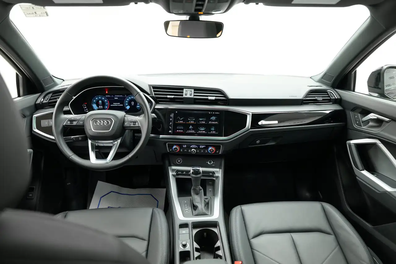 Audi Q3 photo Audi Q3