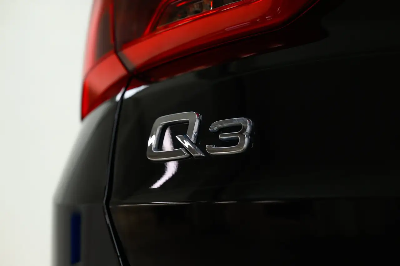 Audi Q3 photo Audi Q3