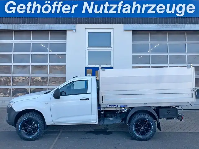 Isuzu