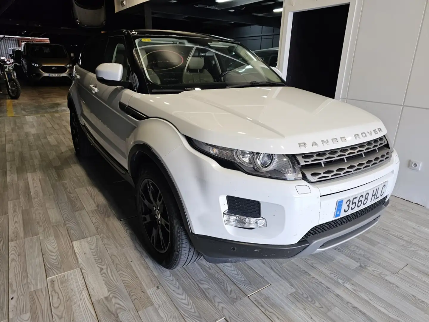 Land Rover Range Rover Evoque 2.2L SD4 Prestige 4x4 190 Aut. Blanco - 2
