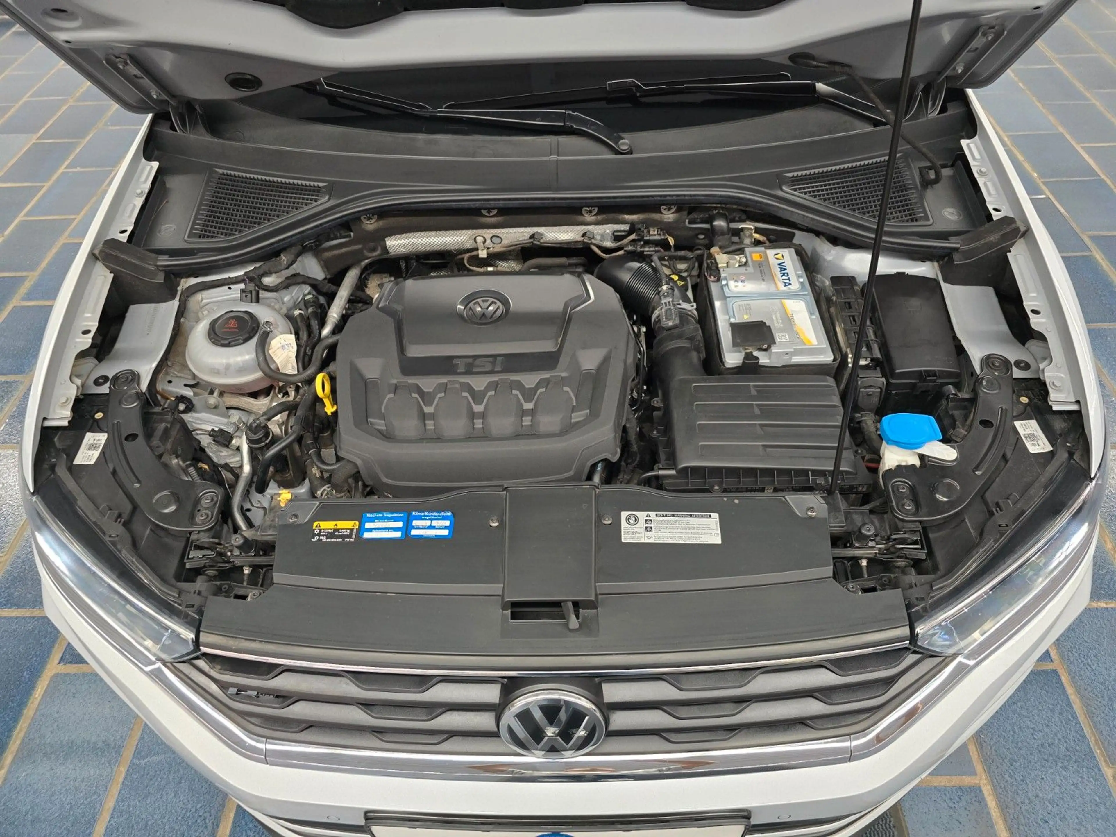 Volkswagen T-Roc Sport 4Motion*PANO*LED*RFK*AHK*ACC*SH*NAVI — photo 10