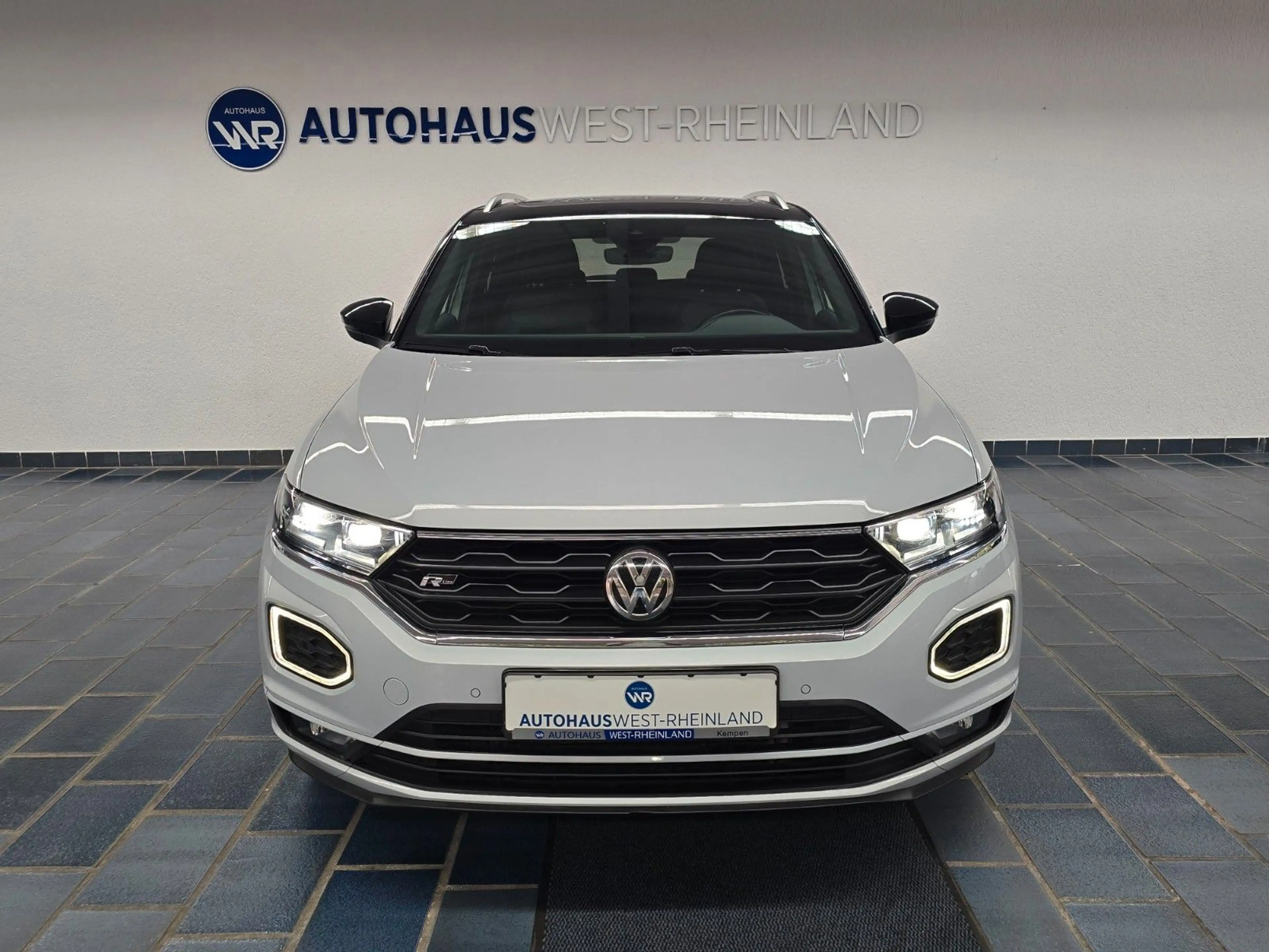 Volkswagen T-Roc Sport 4Motion*PANO*LED*RFK*AHK*ACC*SH*NAVI — photo 2