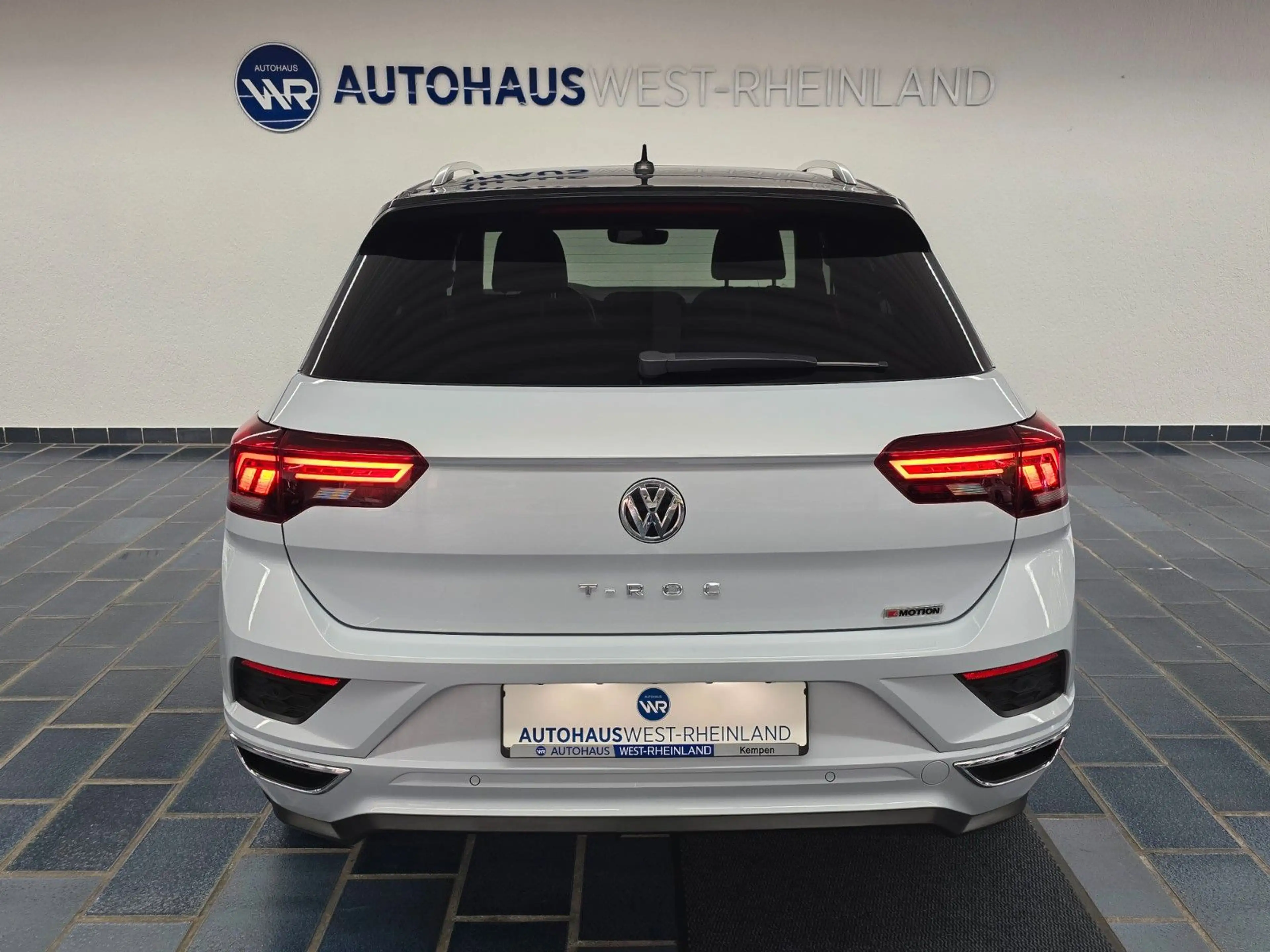 Volkswagen T-Roc Sport 4Motion*PANO*LED*RFK*AHK*ACC*SH*NAVI — photo 6