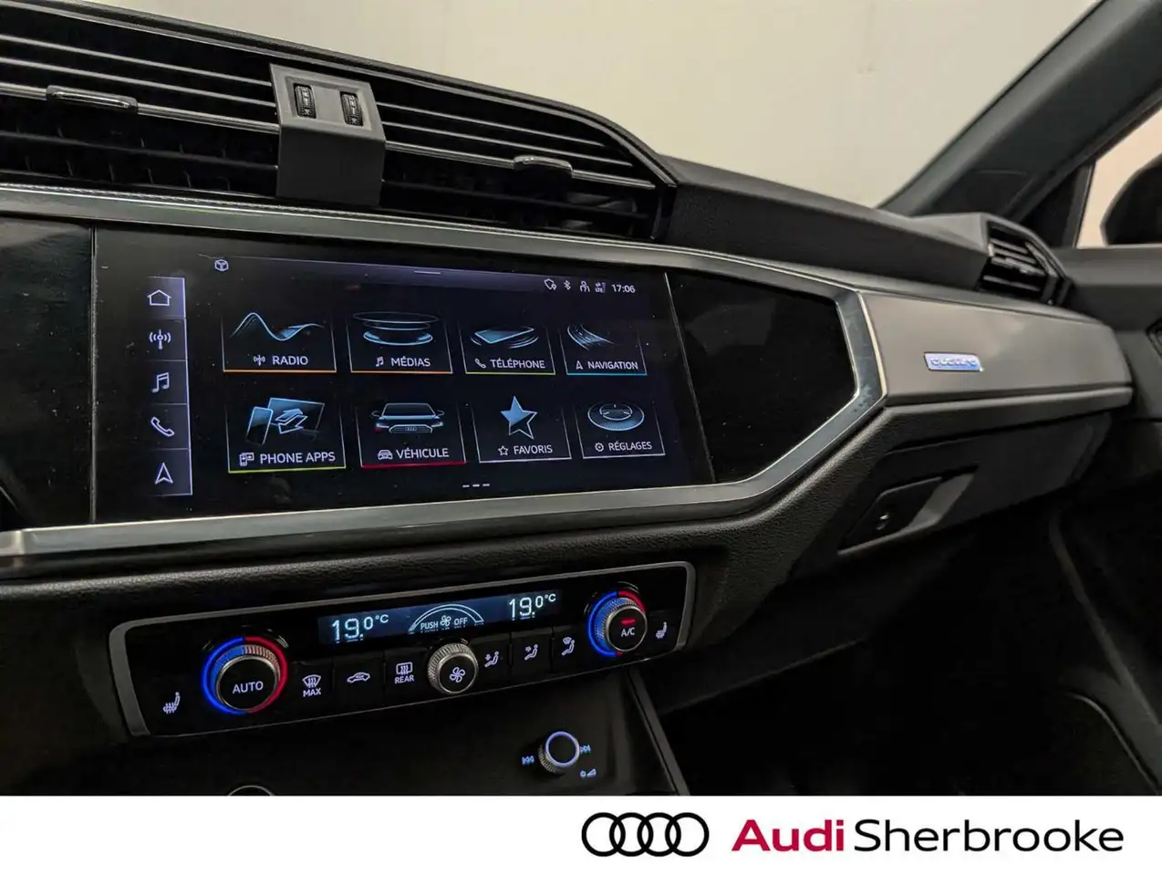 Audi Q3 снимка Audi Q3