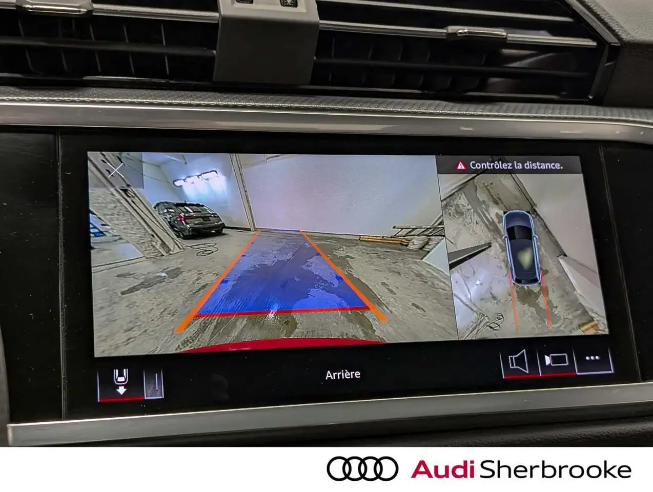 Audi Q3 снимка Audi Q3