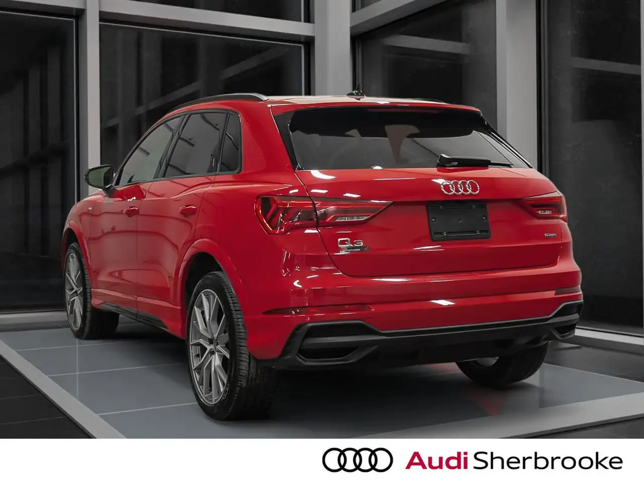 Audi Q3 снимка Audi Q3