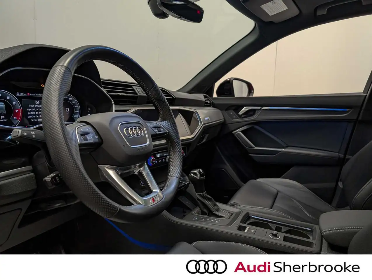 Audi Q3 снимка Audi Q3