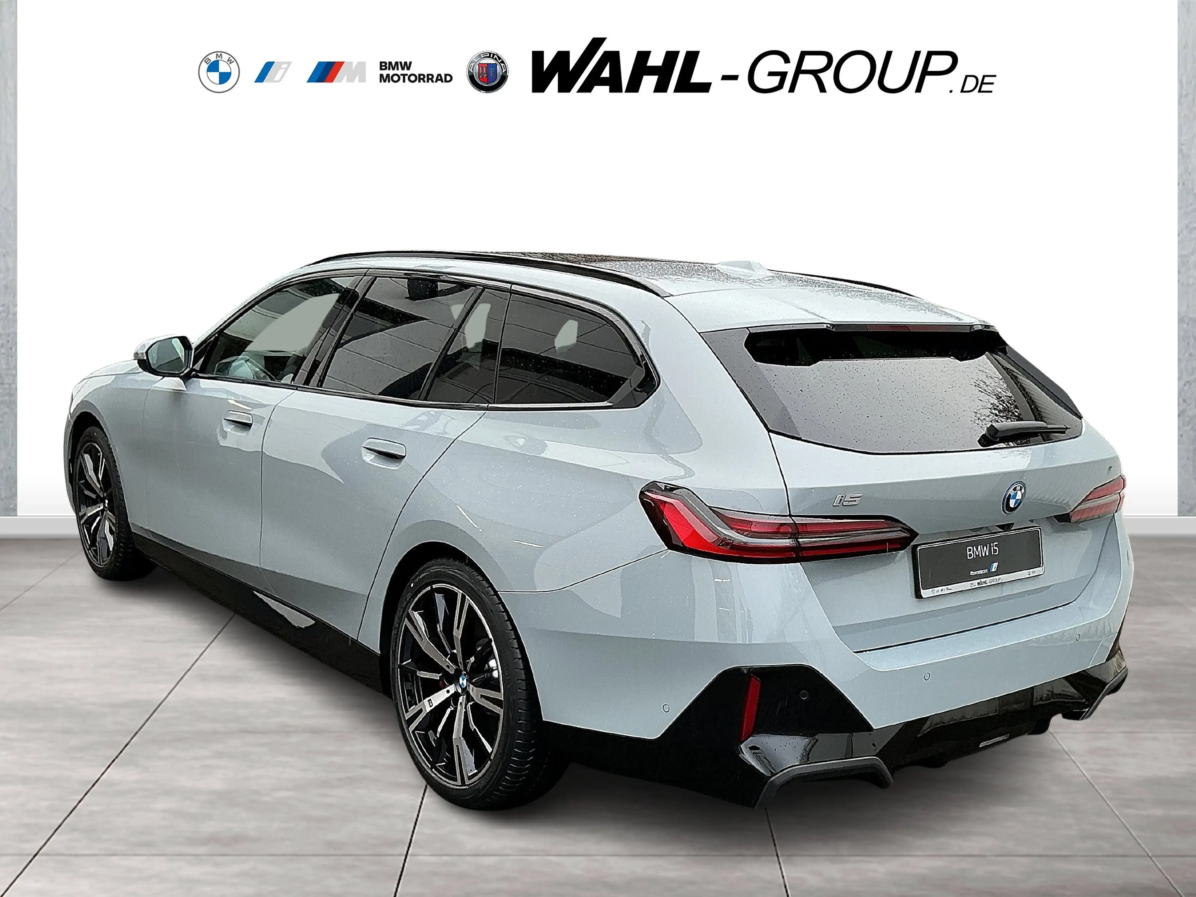BMW i5 eDrive40 Touring M Sport Panorama AHK Innovation — photo 7