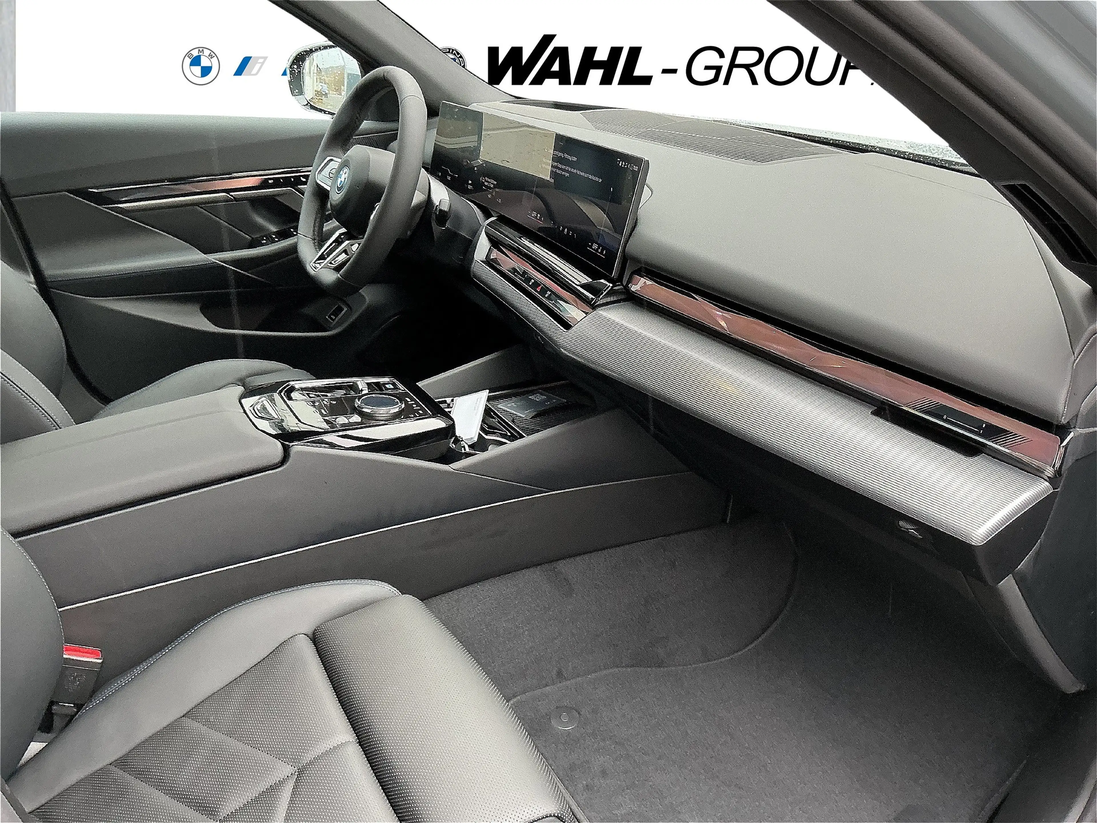 BMW i5 eDrive40 Touring M Sport Panorama AHK Innovation — photo 12