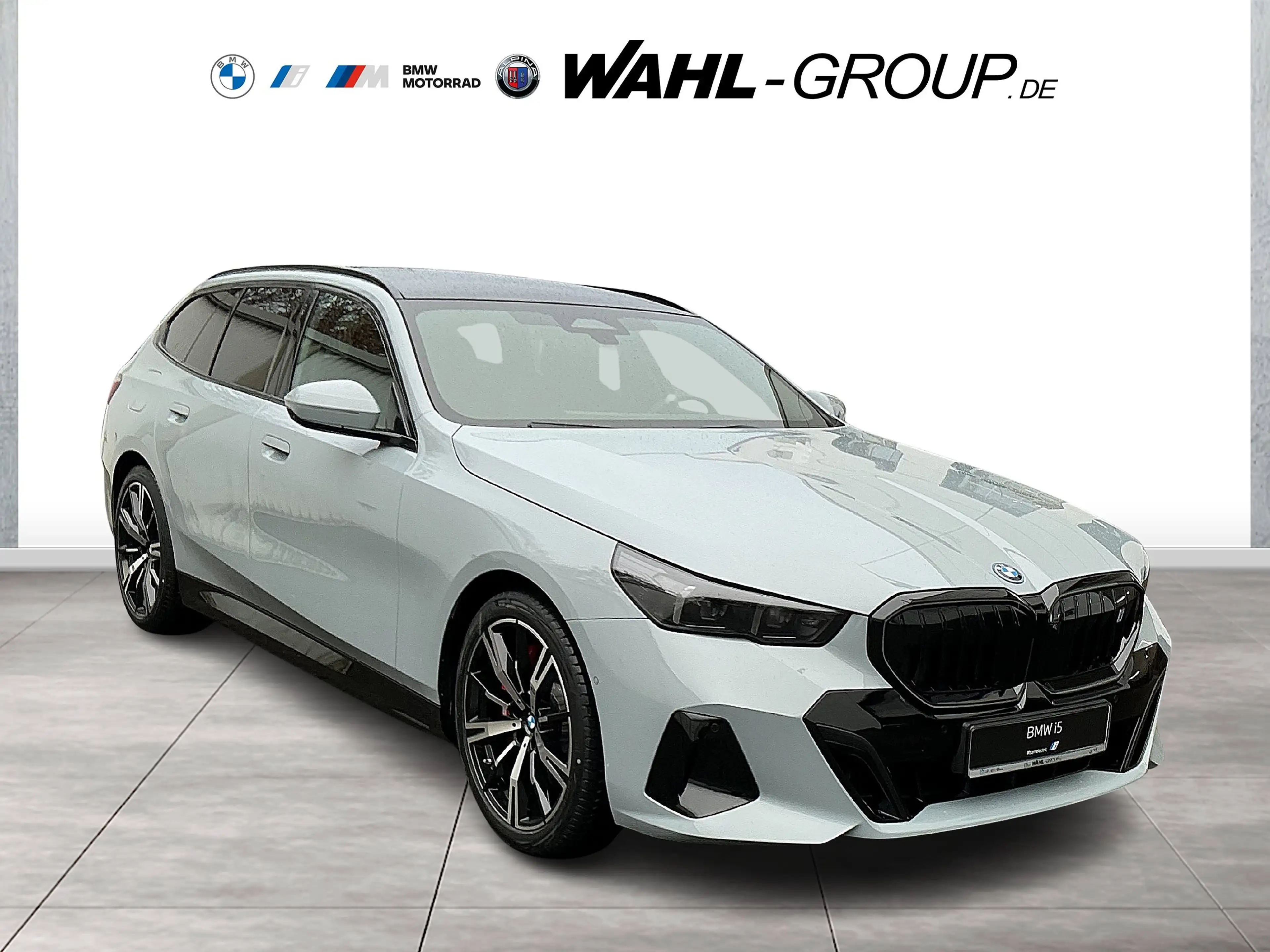 BMW i5 eDrive40 Touring M Sport Panorama AHK Innovation — photo 4