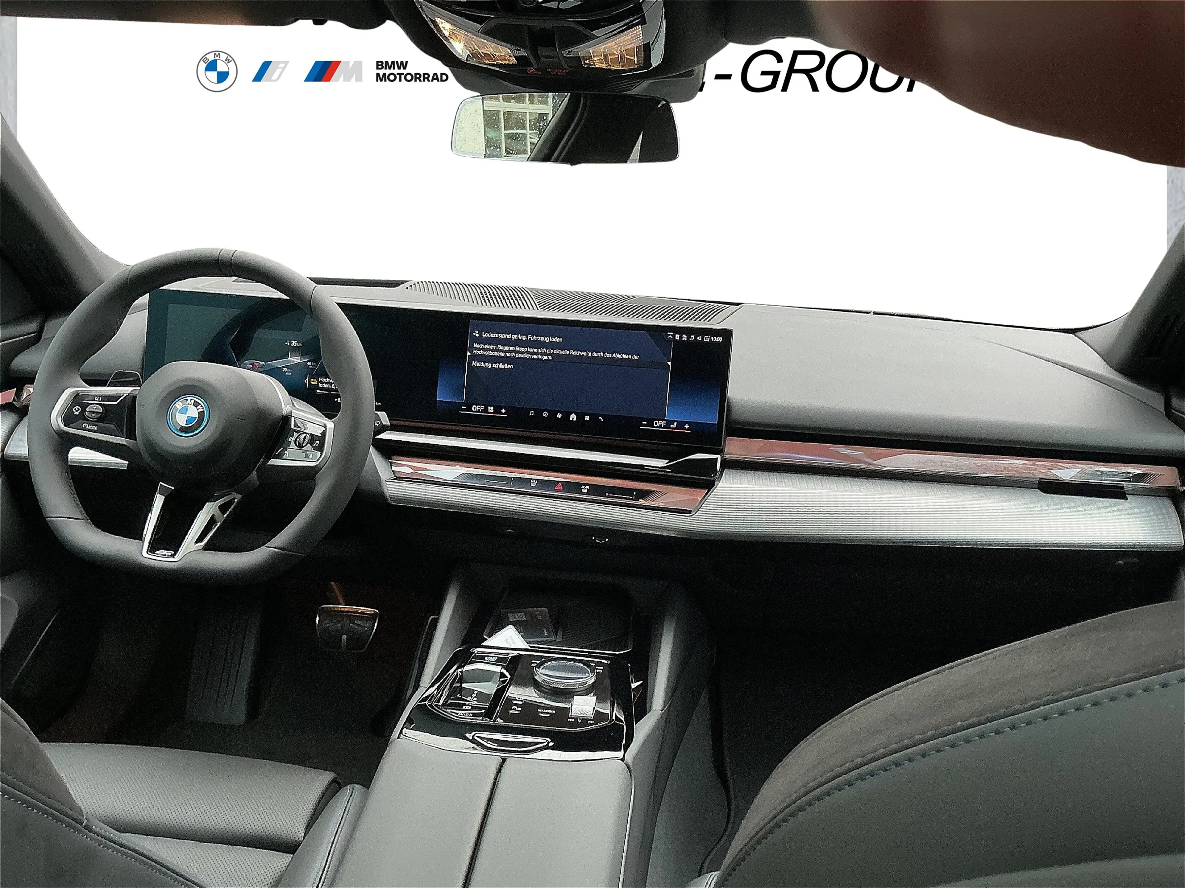 BMW i5 eDrive40 Touring M Sport Panorama AHK Innovation — photo 13