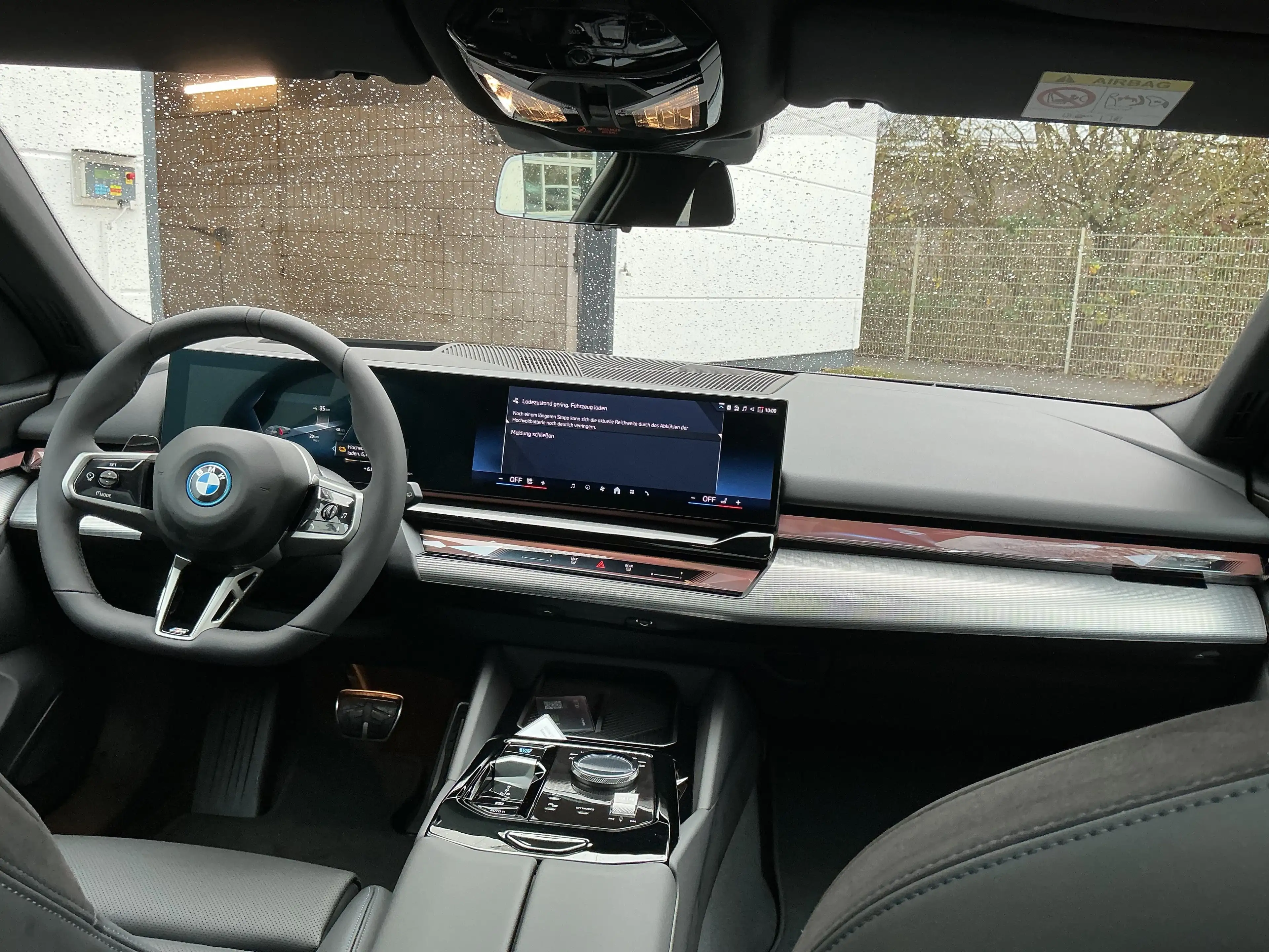 BMW i5 eDrive40 Touring M Sport Panorama AHK Innovation — photo 14