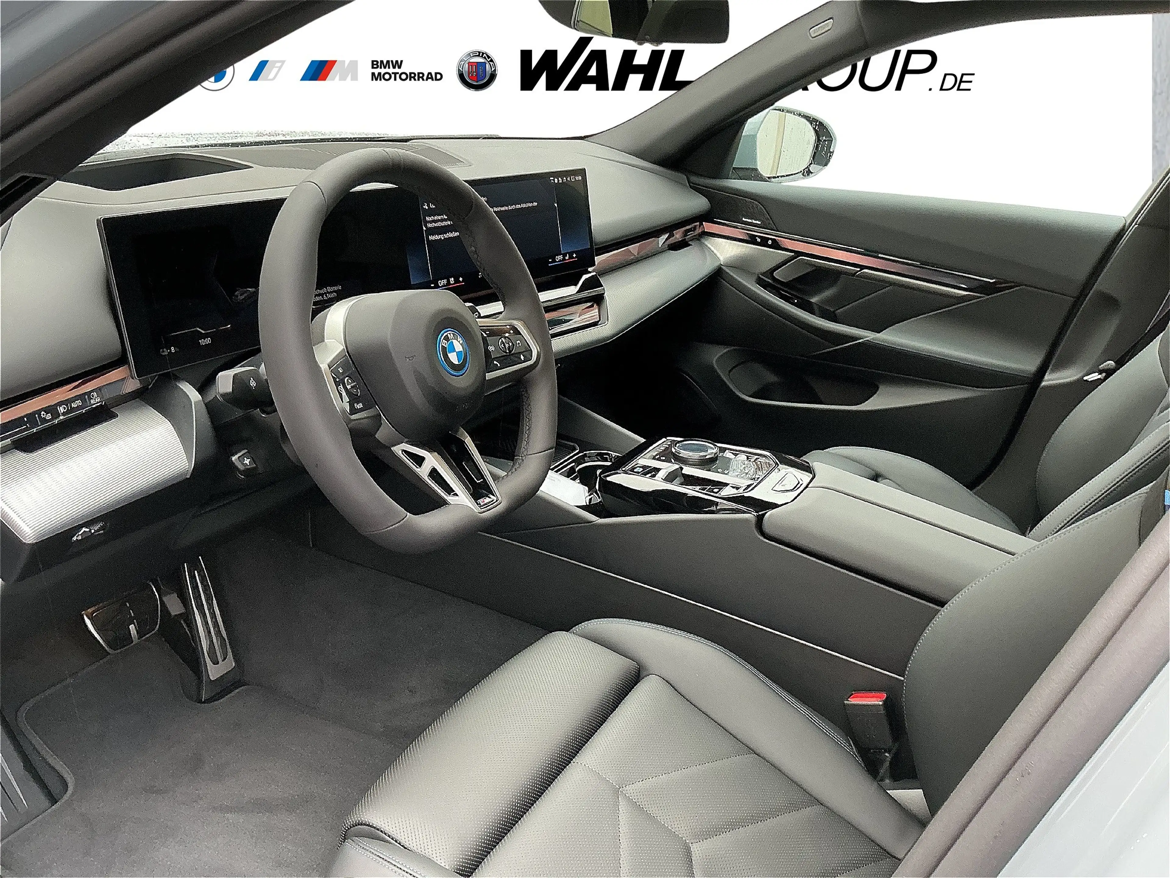 BMW i5 eDrive40 Touring M Sport Panorama AHK Innovation — photo 10