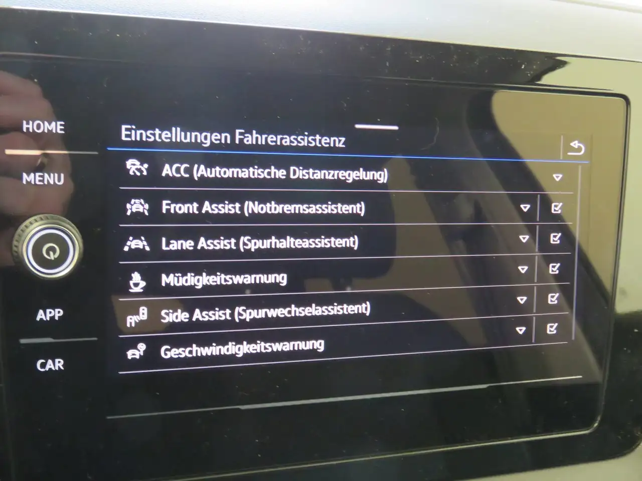 Volkswagen T-Cross 4Me TSI 15