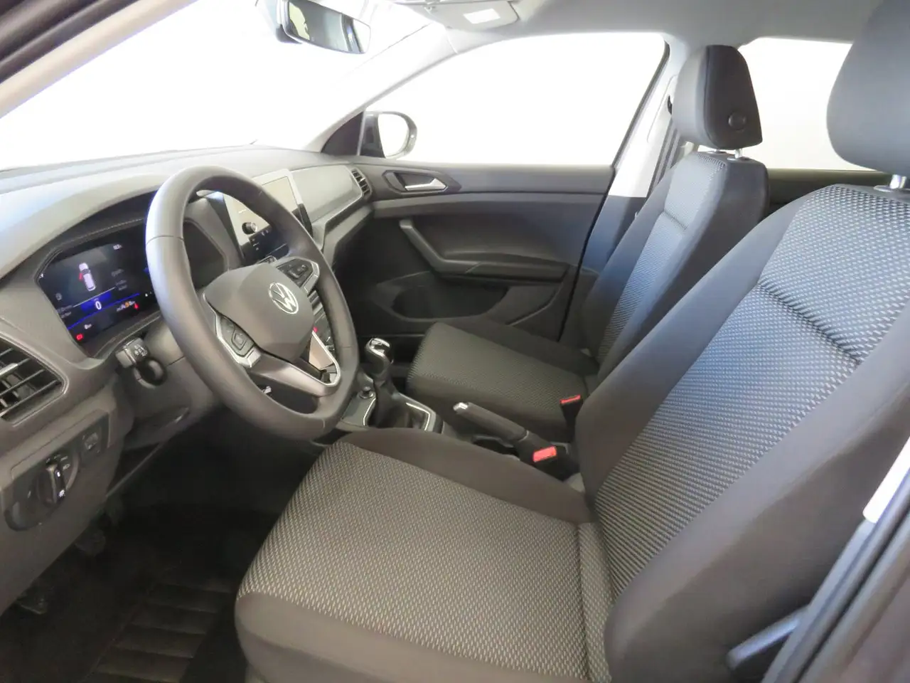 Volkswagen T-Cross 4Me TSI 6
