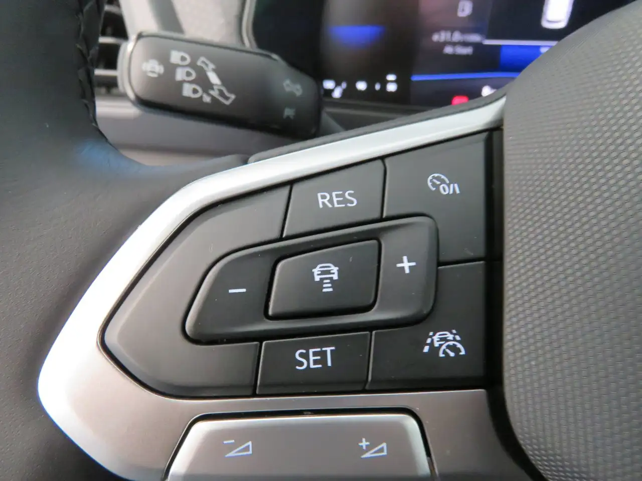 Volkswagen T-Cross 4Me TSI 10