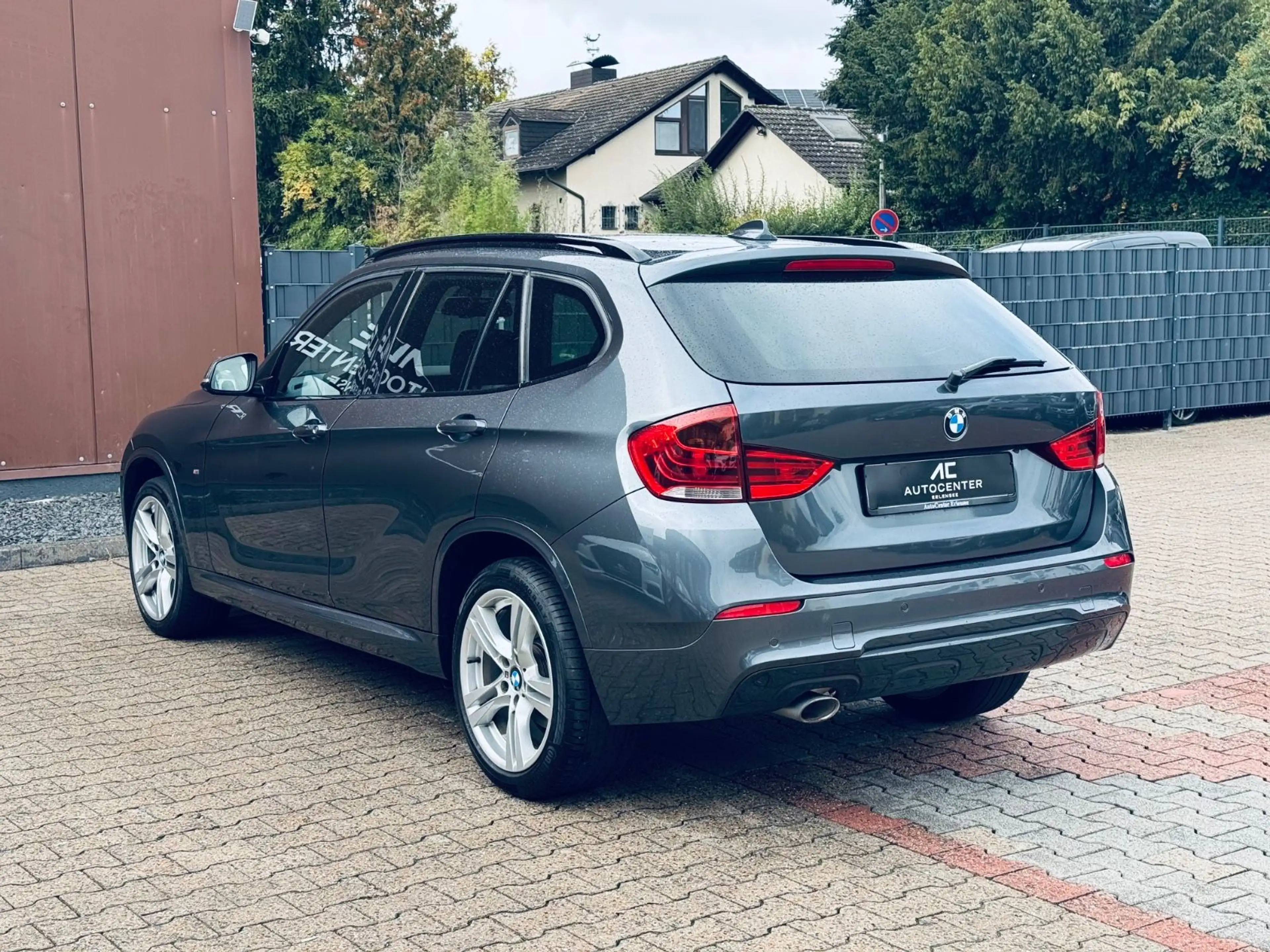 BMW X1 xDrive 20 d M-Sport LEDER-NAVI-PANO- — photo 9