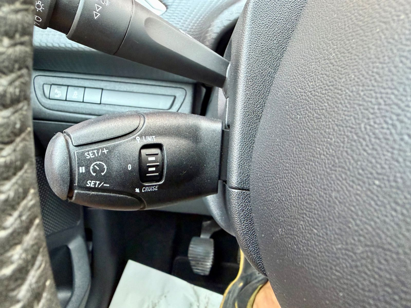 Peugeot 2008 Active — photo 16